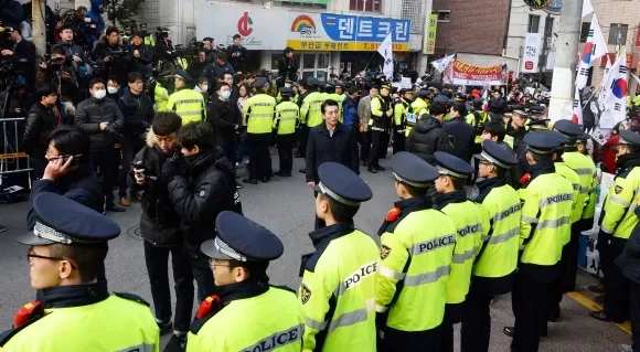 韩国……被罢免的总统尹锡烈被捕,这是历史性时刻 6 image 37 png 1 - CJ China