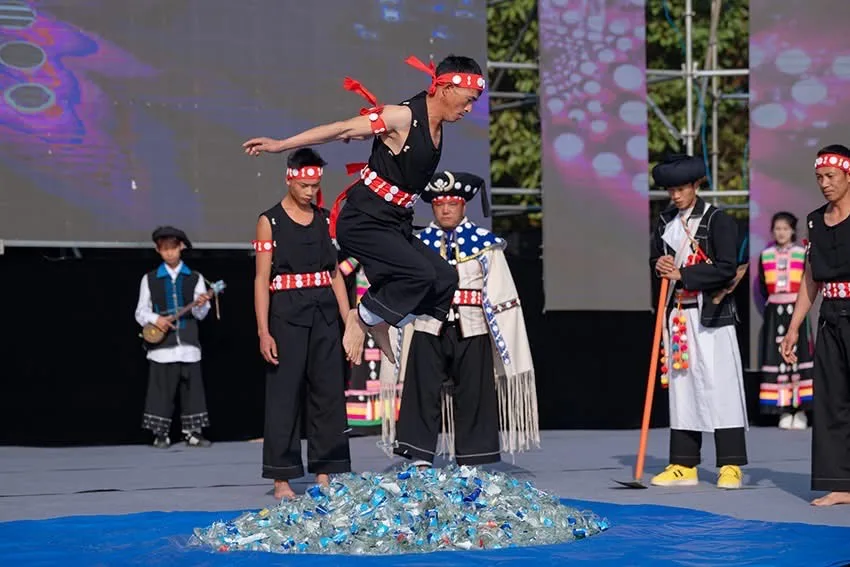 爬刀走火,云南傈僳族传承的绝技 6 IMG 6402 - CJ China