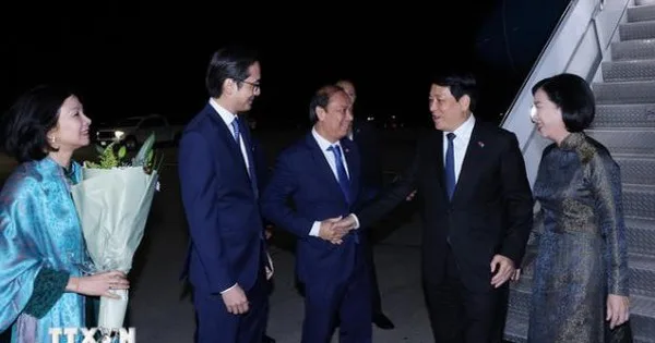 中国总理抵达纽约出席第80届联合国大会 6 IMG 1258 - CJ China