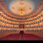 AI演员“蒂莉·诺伍德”争议升级:各大行业协会谴责使用合成演员,恐导致工作岗位流失